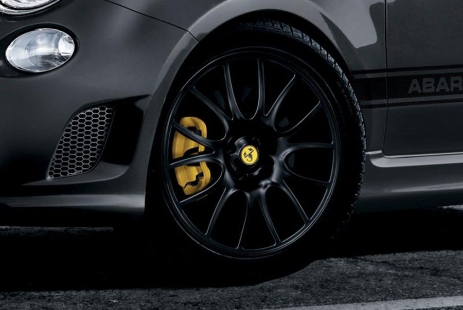 Колеса Abarth 595 Trofeo Edition 2015 года  (фото 2 из 4)
